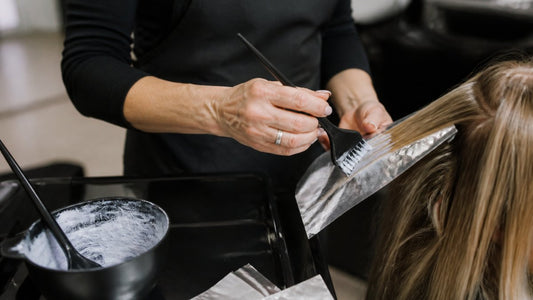 How to Prevent Hand Pain Coloring Hair: A 2026 Guide
